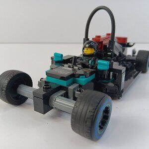 Lego 76909 Speed Champions Formula One Team NOT Complete Plus With Driver